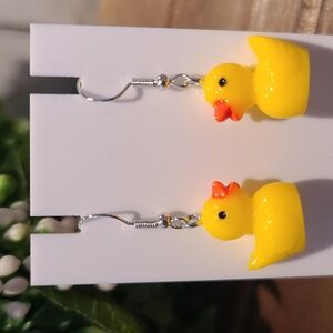 DUCKS! Yellow acrylic duck dangle earrings, fun, day in the jeep ready! NWT